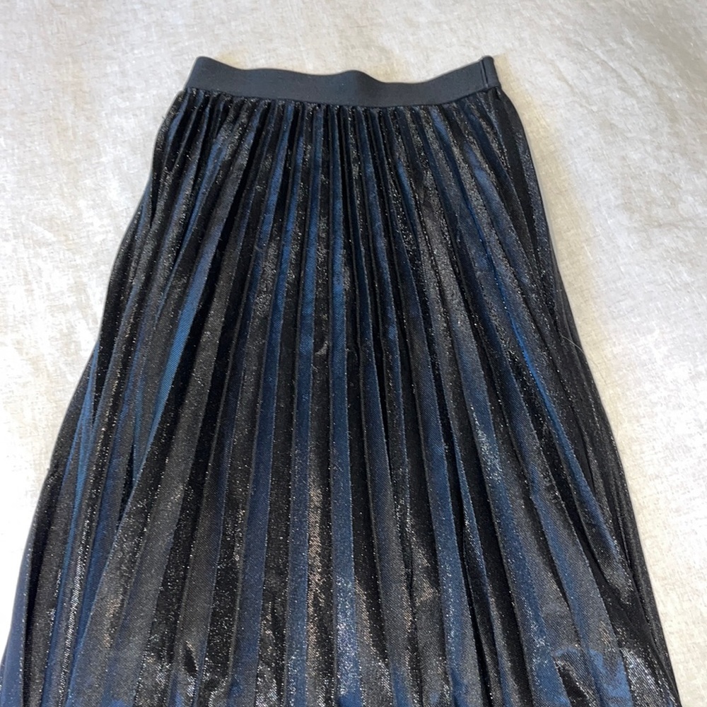 Akira shimmer pleated skirt
